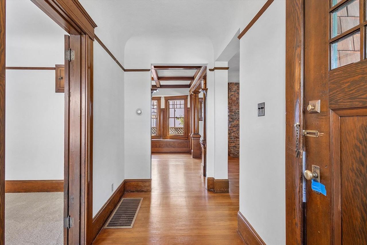 1733 Lincoln Ave - Photo 4 of 23