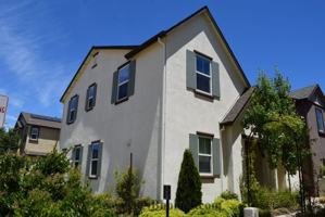 featured image of 900 Lyon Pl
