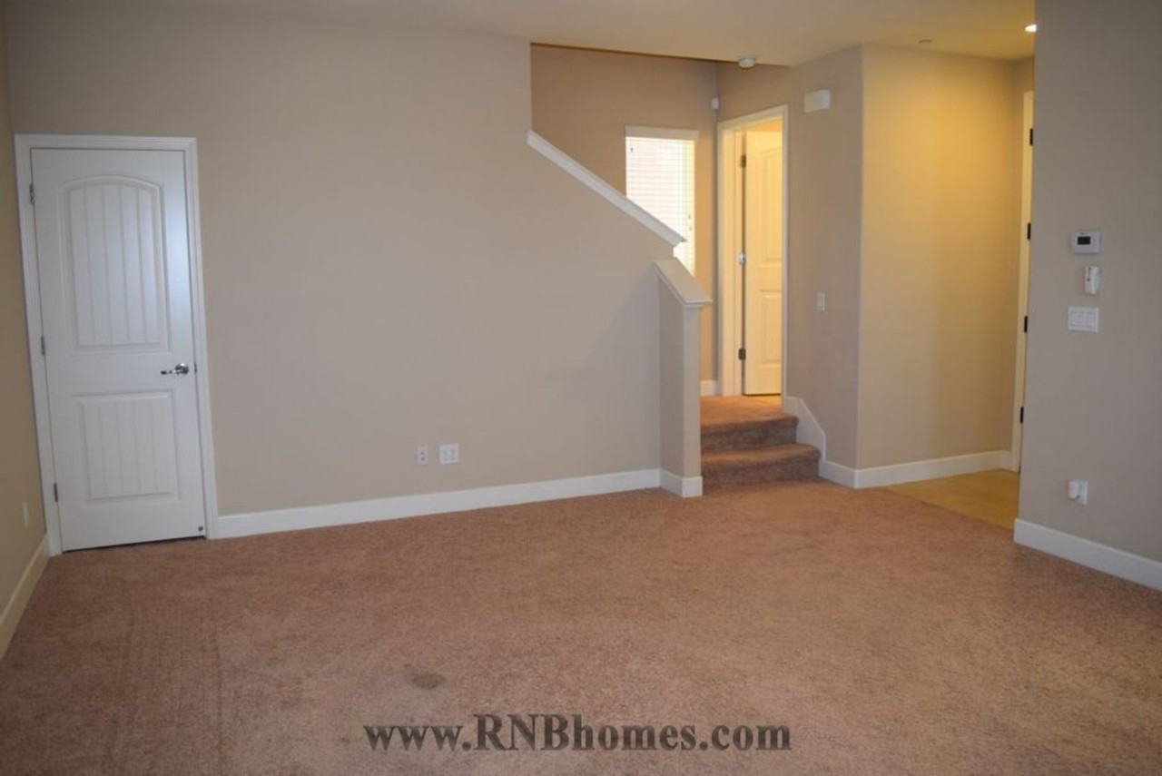900 Lyon Pl - Photo 2 of 27