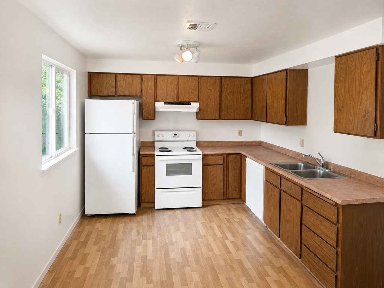 2054 Division Ave - Photo 2 of 13