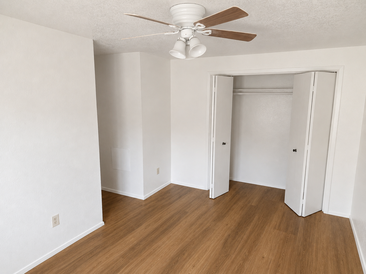 2054 Division Ave - Photo 7 of 13