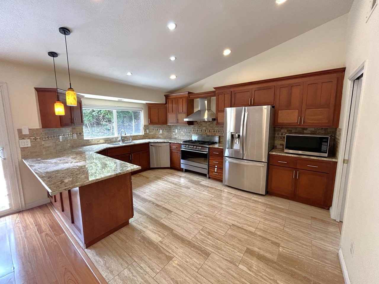 904 Sky Meadow Pl - Photo 4 of 32