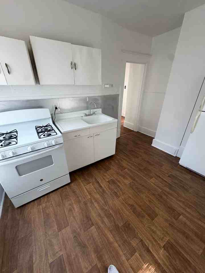1441 W Wood St - Photo 4 of 8