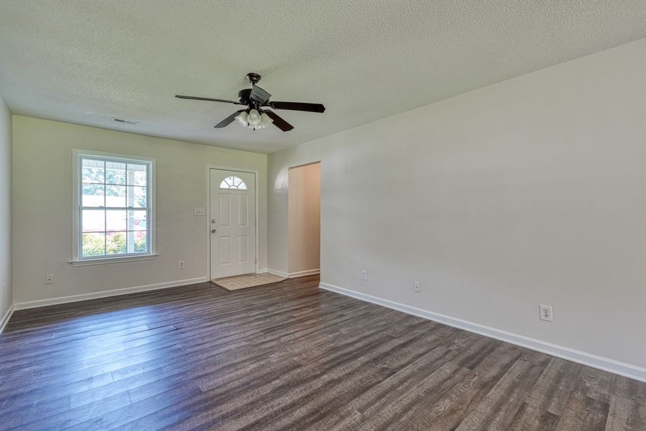 567 Seays Crest Dr - Photo 5 of 33