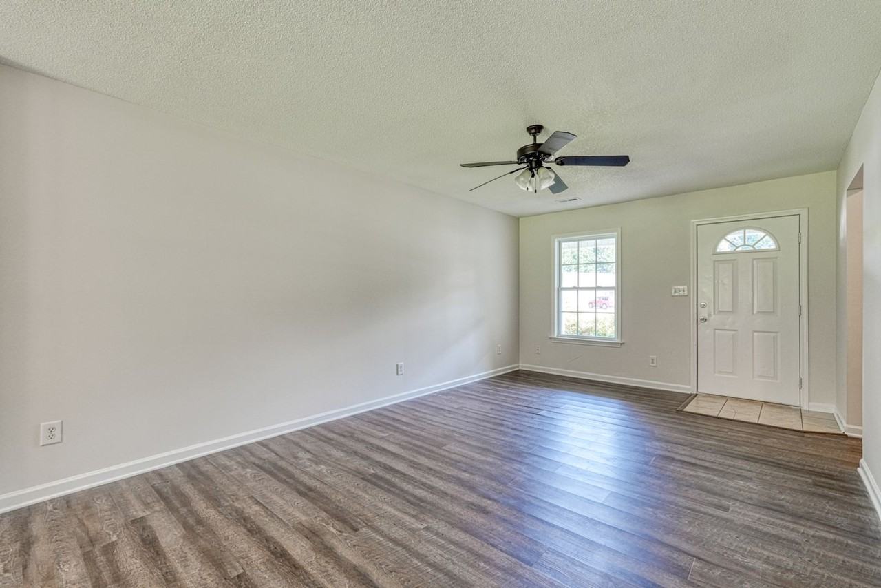 567 Seays Crest Dr - Photo 6 of 33