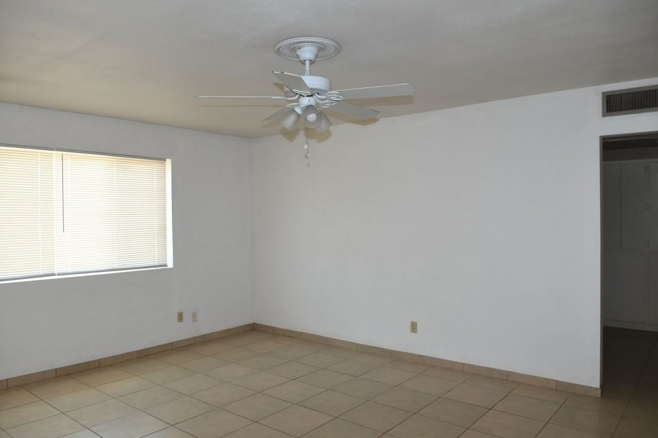 3165 W Altadena Ave - Photo 3 of 14