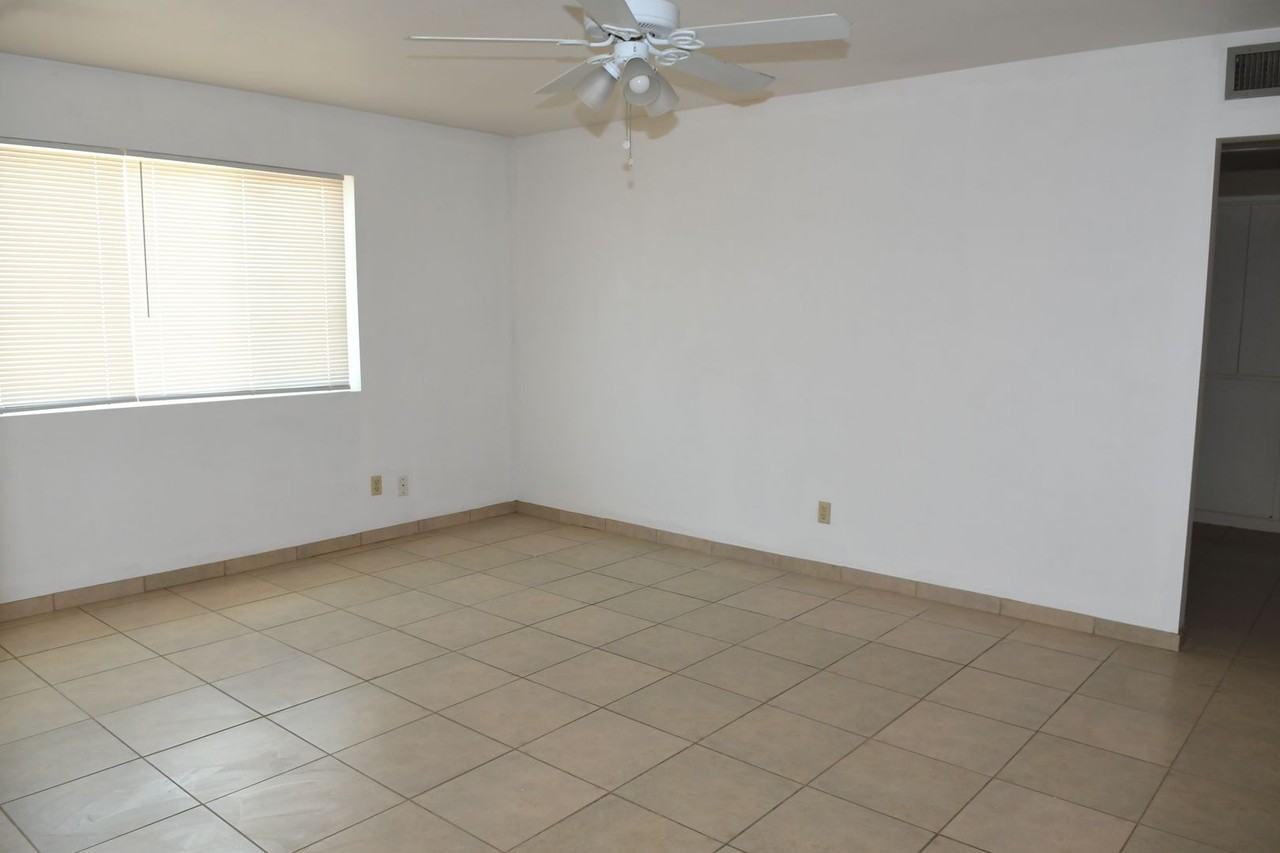 3165 W Altadena Ave - Photo 4 of 14