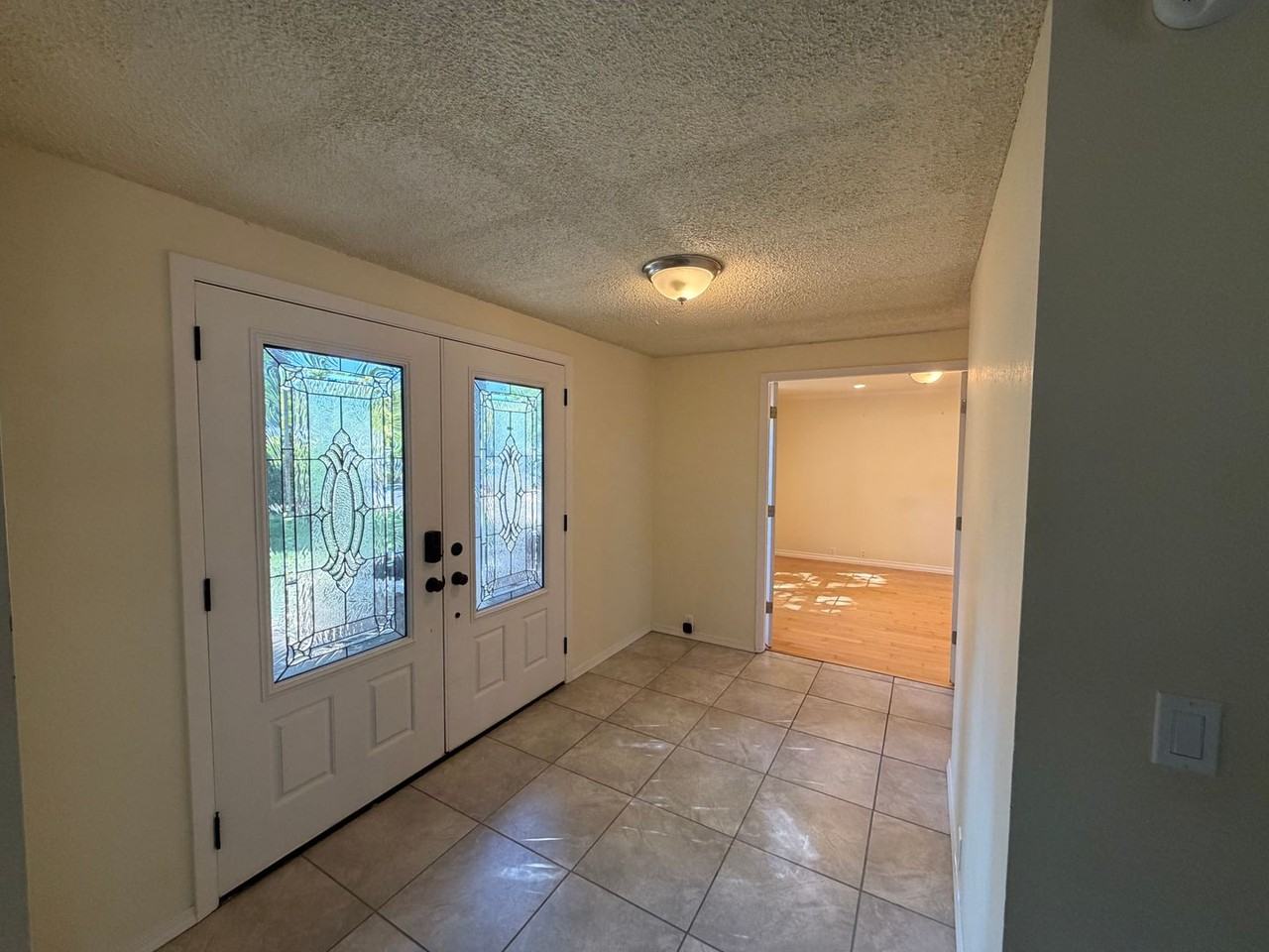 2735 Almaden St - Photo 2 of 26