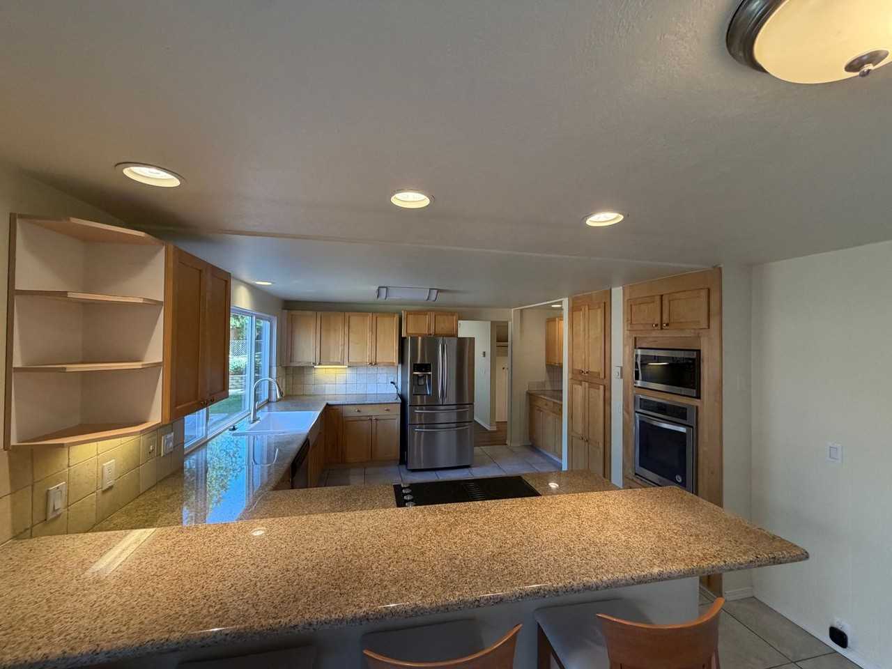2735 Almaden St - Photo 7 of 26