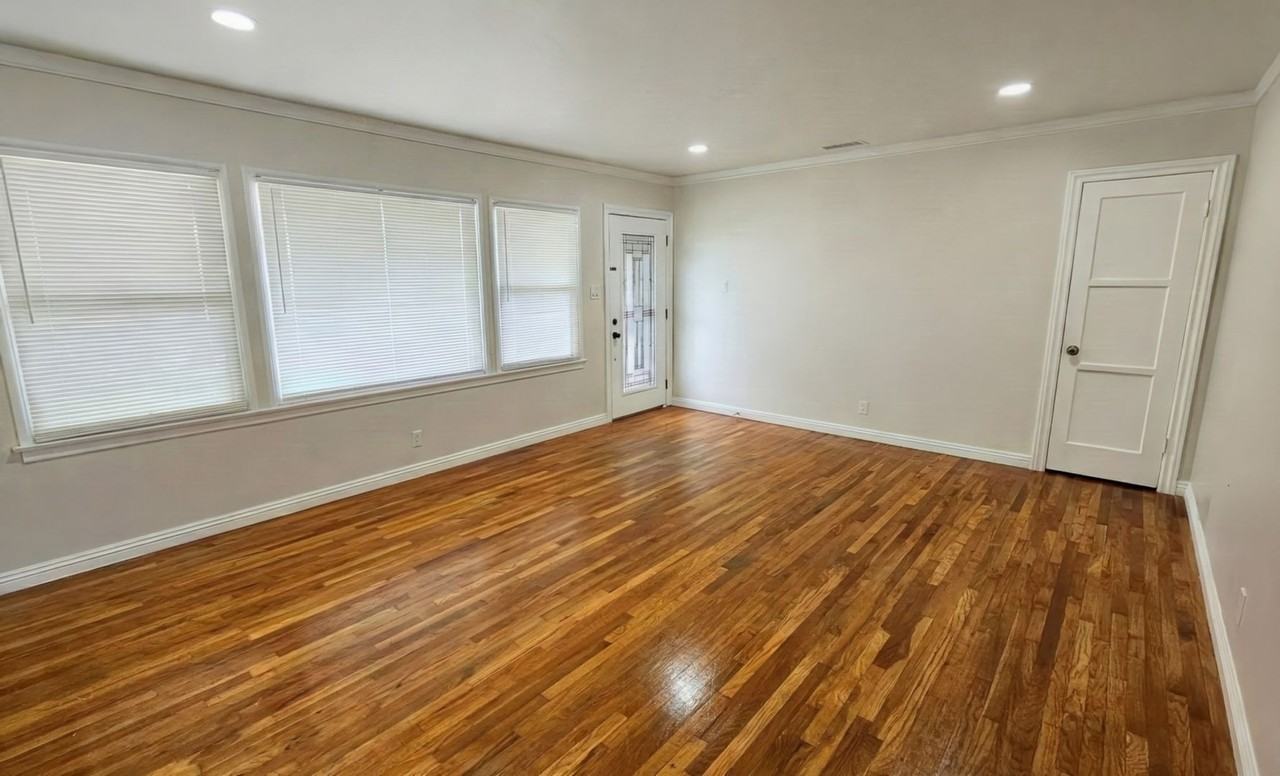155 W Tudor St - Photo 3 of 17