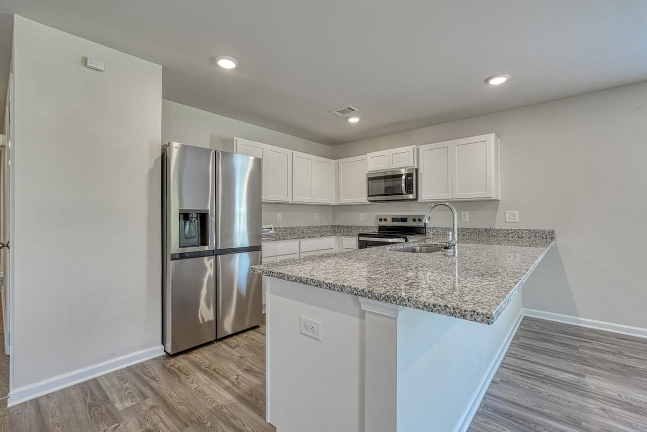 220 Ingleby Rd - Photo 2 of 38