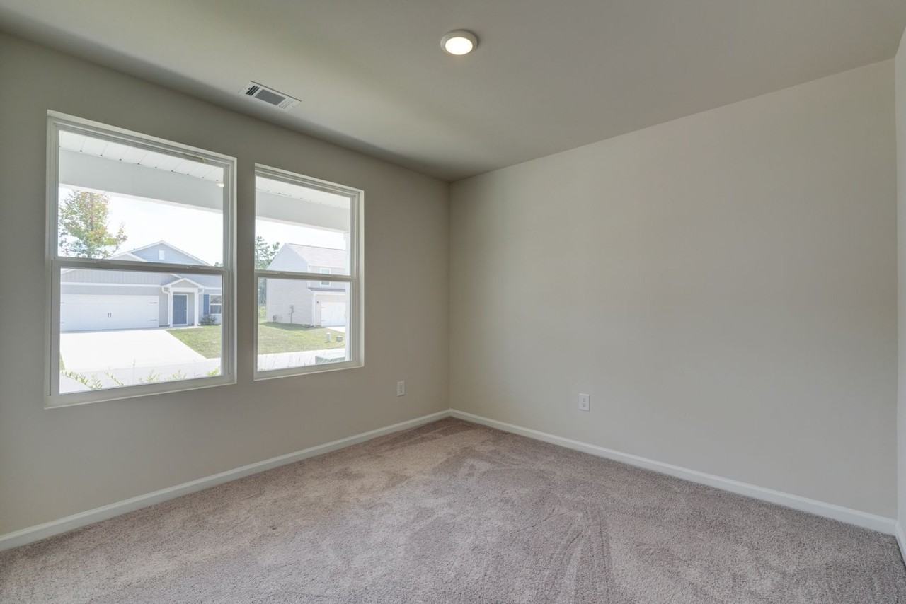 220 Ingleby Rd - Photo 5 of 38