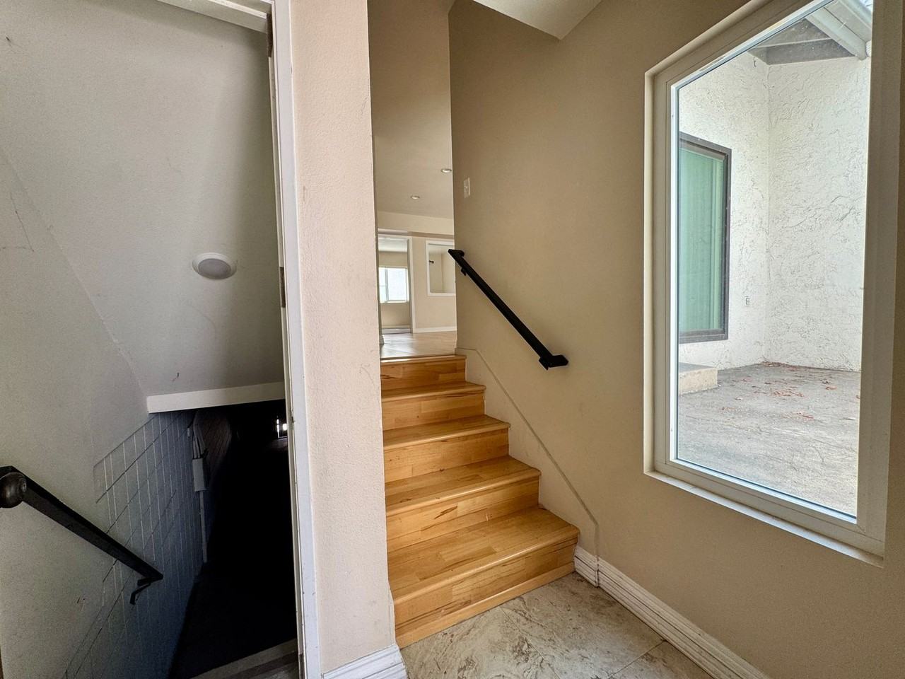 594 W Huntington Dr #C - Photo 3 of 21