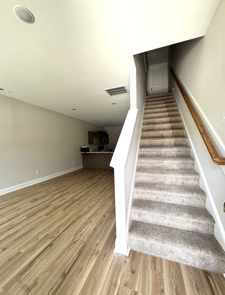100 Loren Rd - Photo 2 of 22