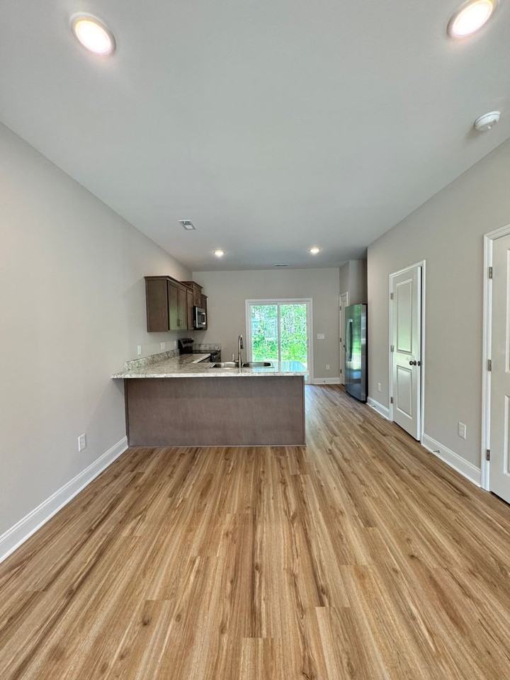 100 Loren Rd - Photo 3 of 22