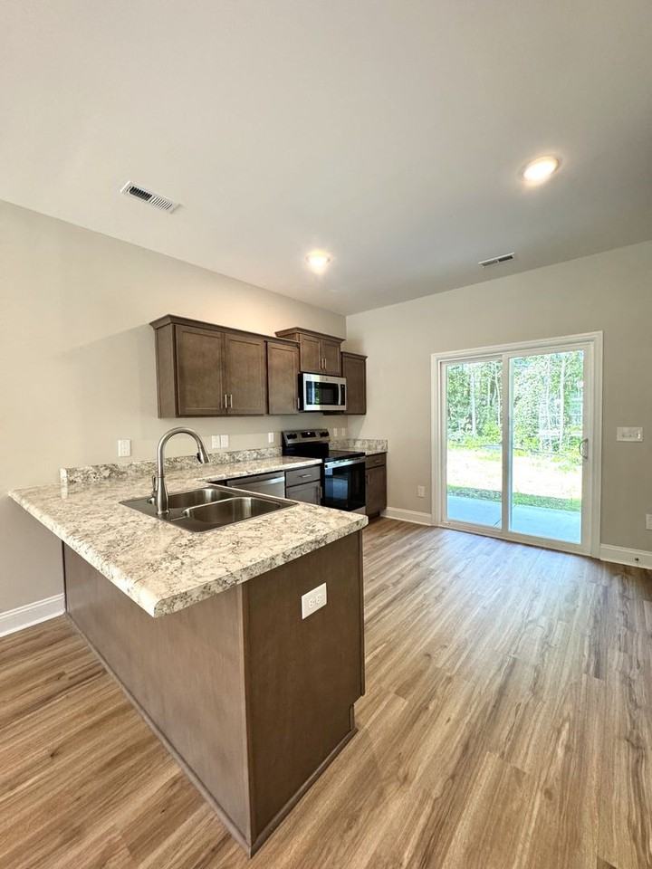 100 Loren Rd - Photo 6 of 22