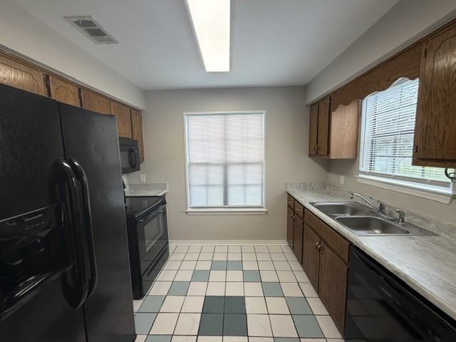 431 Apple Dr #1 - Photo 2 of 11