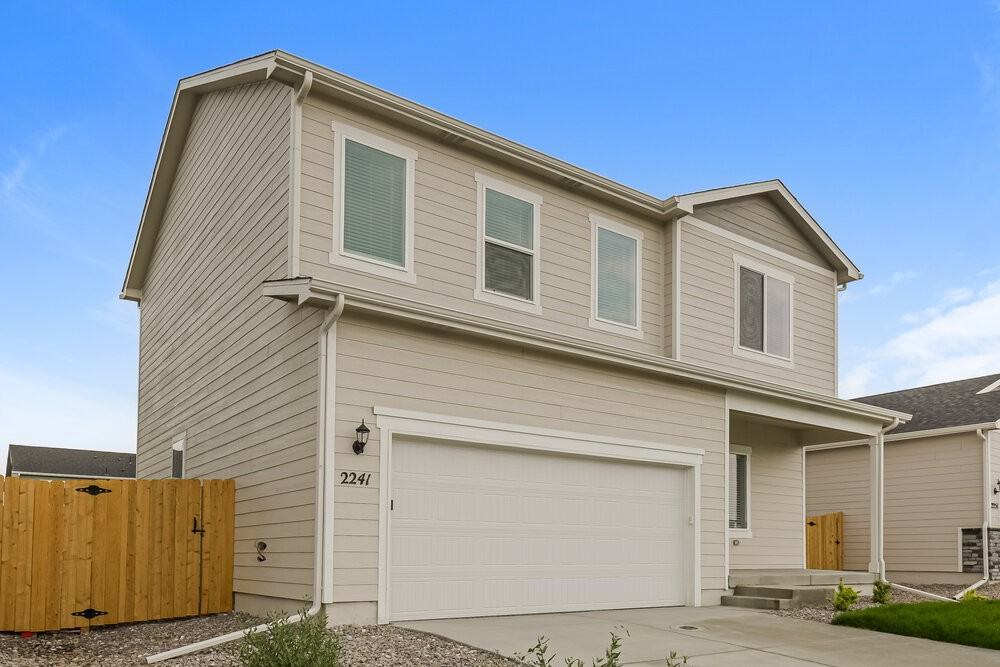 2241 Christina St - Photo 4 of 17