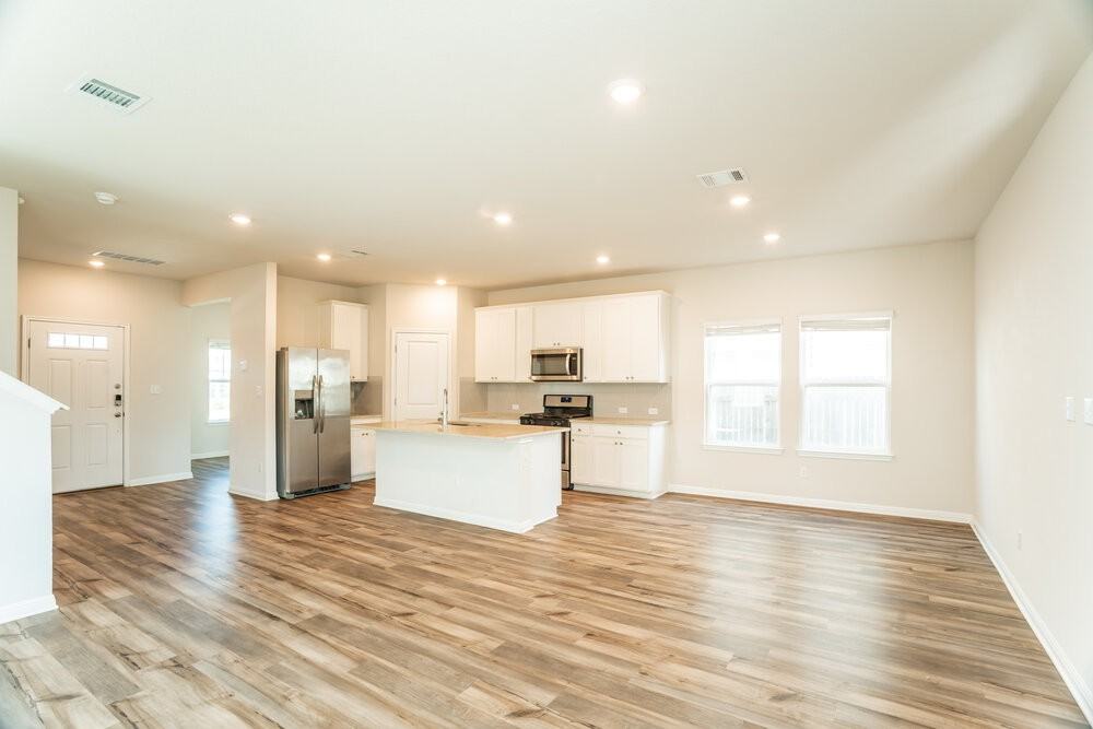 119 Oakdale Meadows Ln - Photo 4 of 17