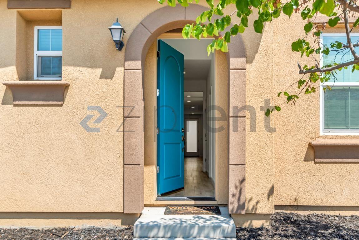 950 S Sophia St - Photo 4 of 31