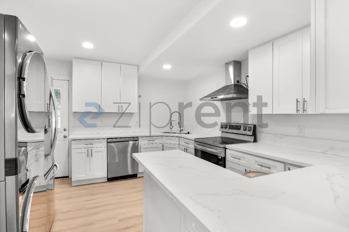 362 Naples St - Photo 5 of 16