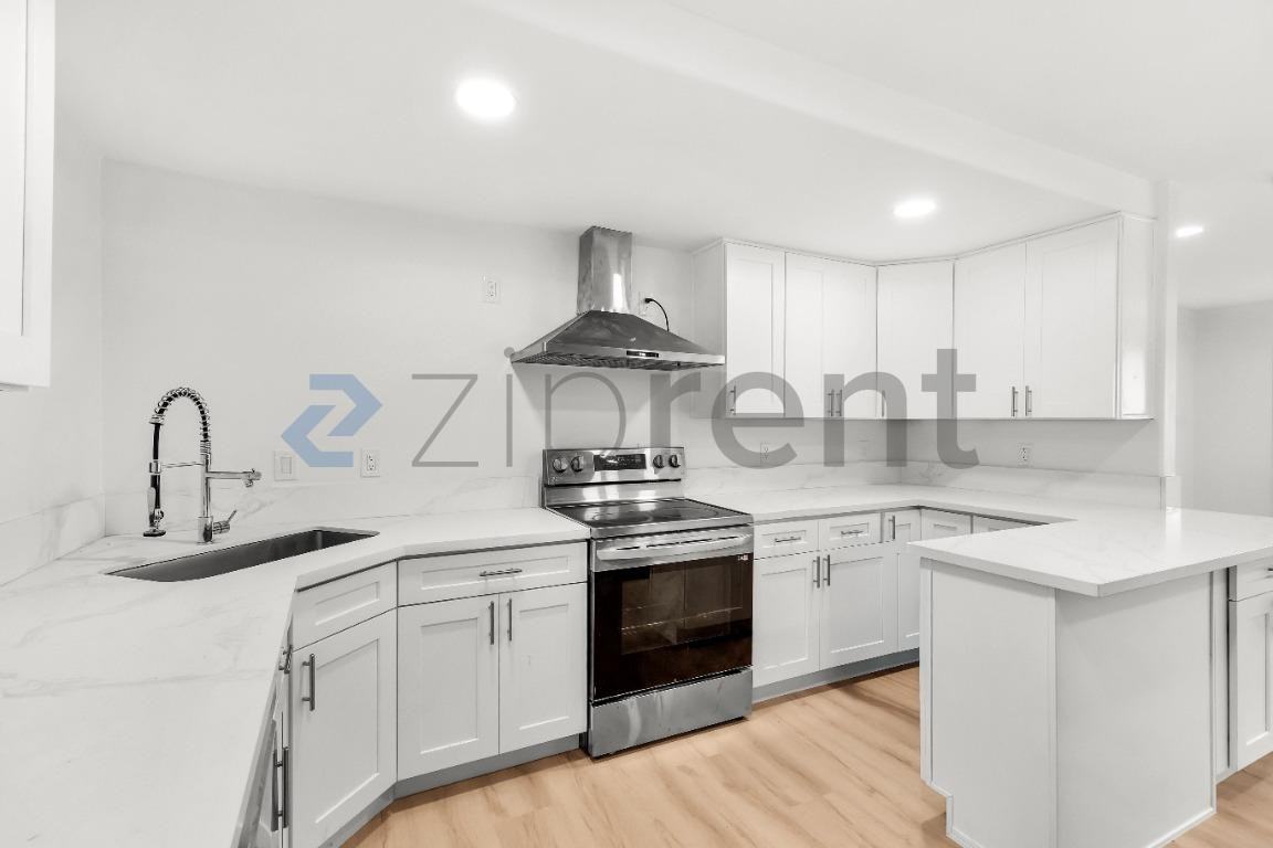 362 Naples St - Photo 6 of 16