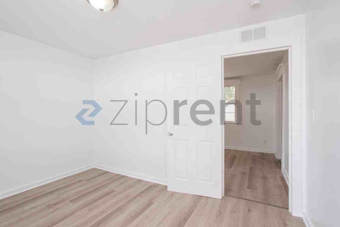2184 W 45th St - Photo 6 of 18
