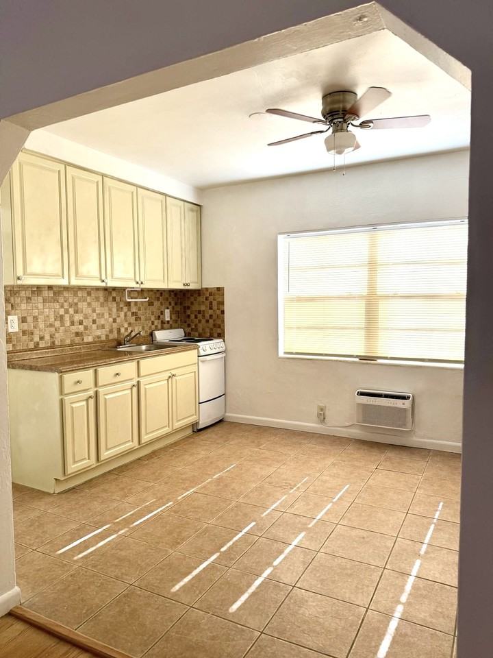 19 Salamanca Ave #1 - Photo 5 of 12
