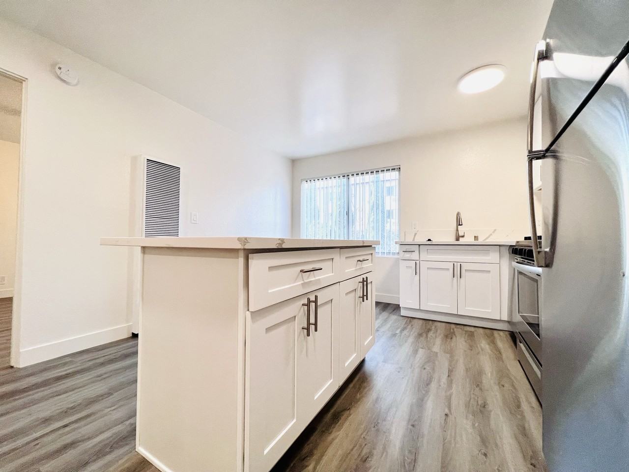 6861 S Sepulveda Blvd #13 - Photo 4 of 16