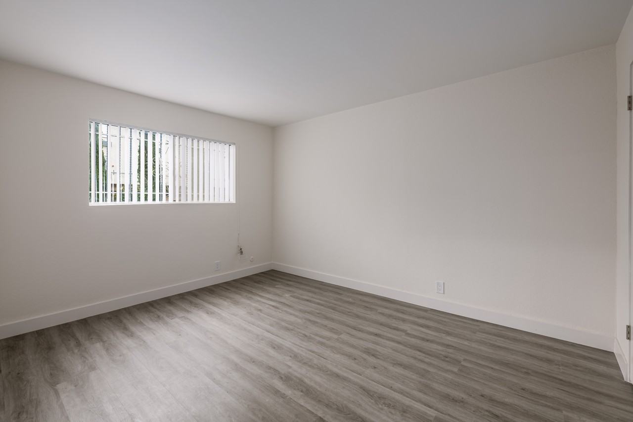 6861 S Sepulveda Blvd #13 - Photo 6 of 16