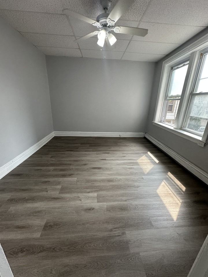 159 Hutton St #8 - Photo 4 of 8