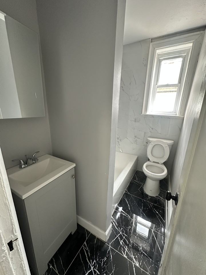 159 Hutton St #8 - Photo 6 of 8