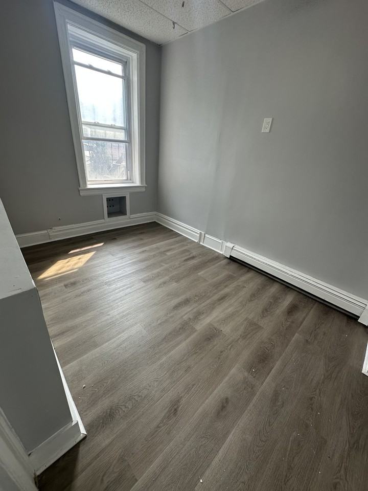 159 Hutton St #8 - Photo 7 of 8