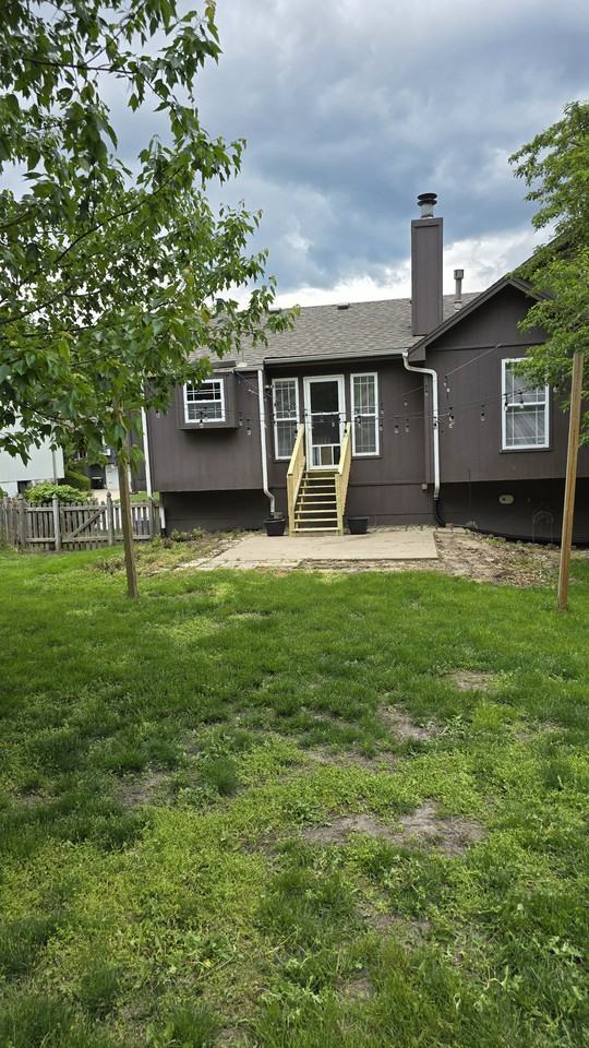 1220 Ne Applewood St #NA - Photo 3 of 50
