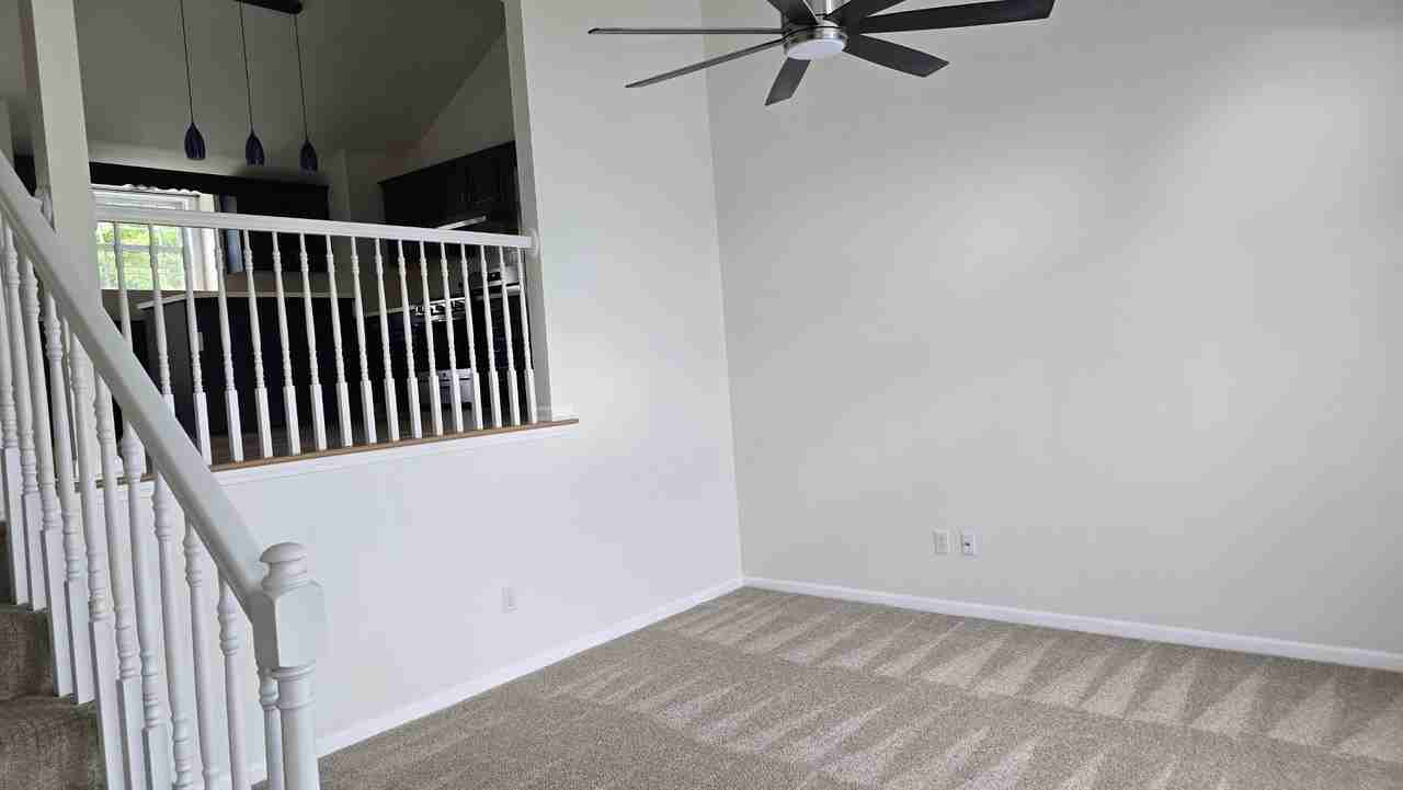 1220 Ne Applewood St #NA - Photo 5 of 50