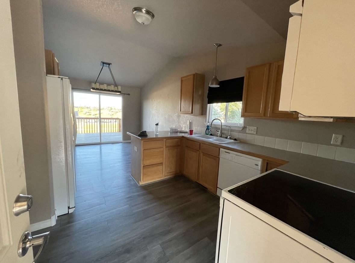 4917 Southpointe Dr #NA - Photo 4 of 26