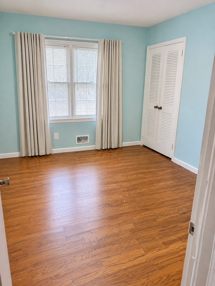 8 Hillside Dr #NA - Photo 5 of 10