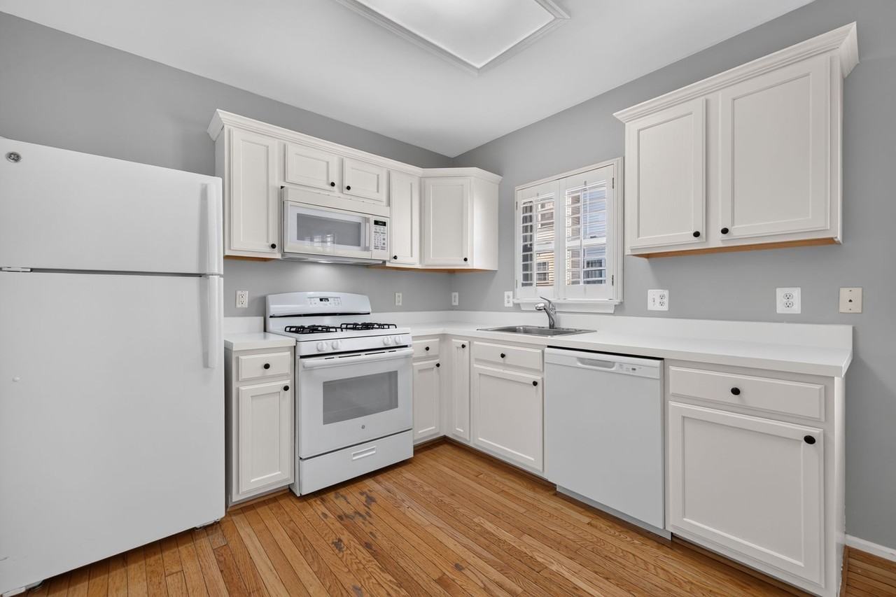 13504 Hamlet Square Ct #1 - Photo 6 of 25