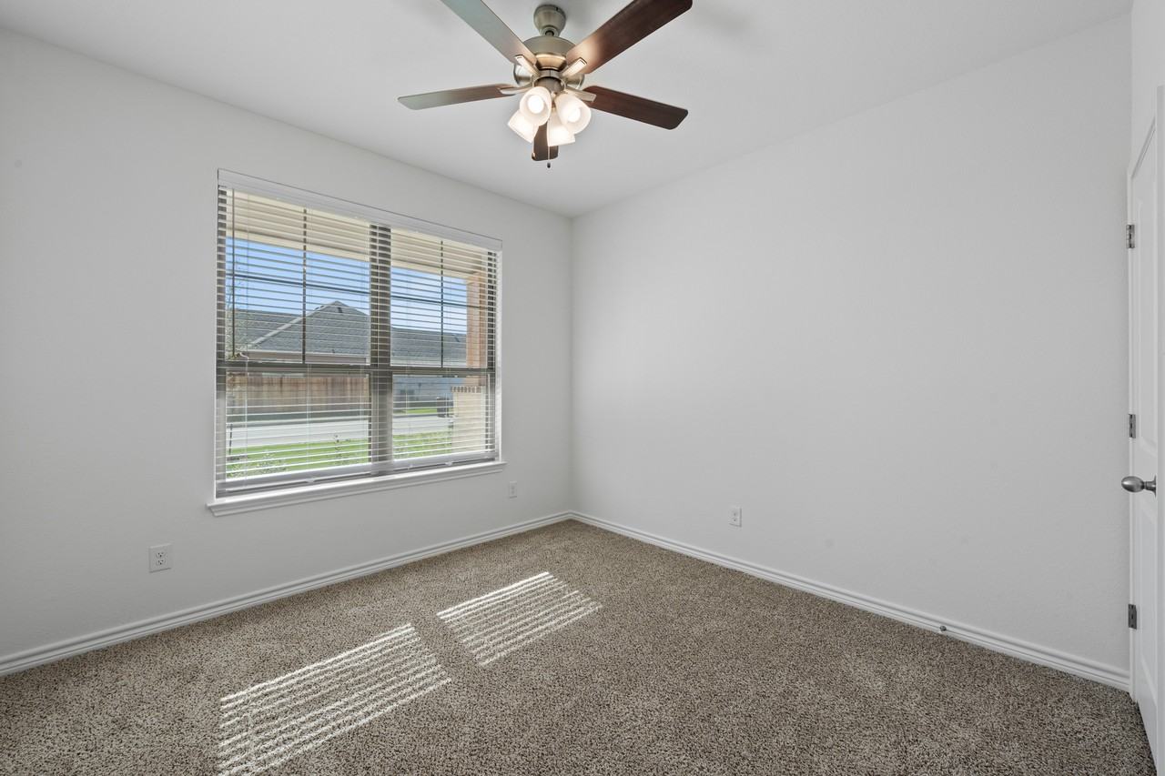 7310 Caladium Dr #1 - Photo 5 of 33
