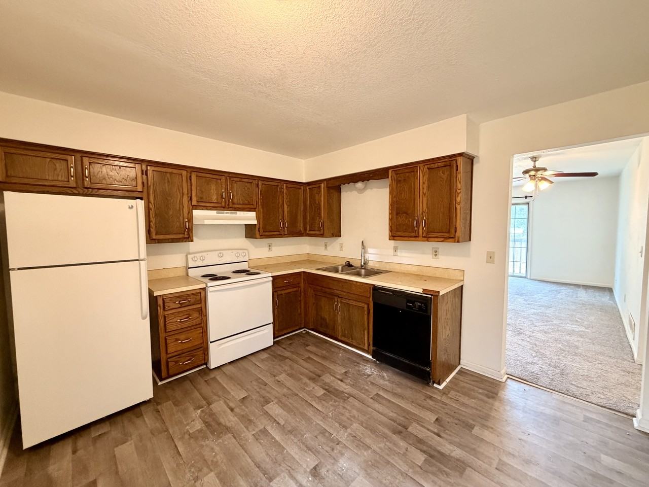 207 Nw Barr Rd #B - Photo 4 of 11