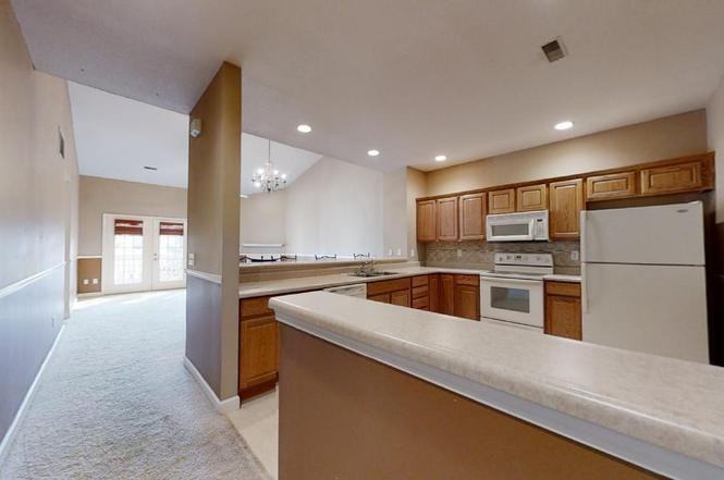 3832 Thornhill Cir #NA - Photo 6 of 35