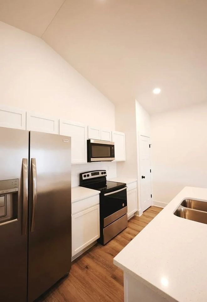 519 Briarbrook Ln #1 - Photo 3 of 11