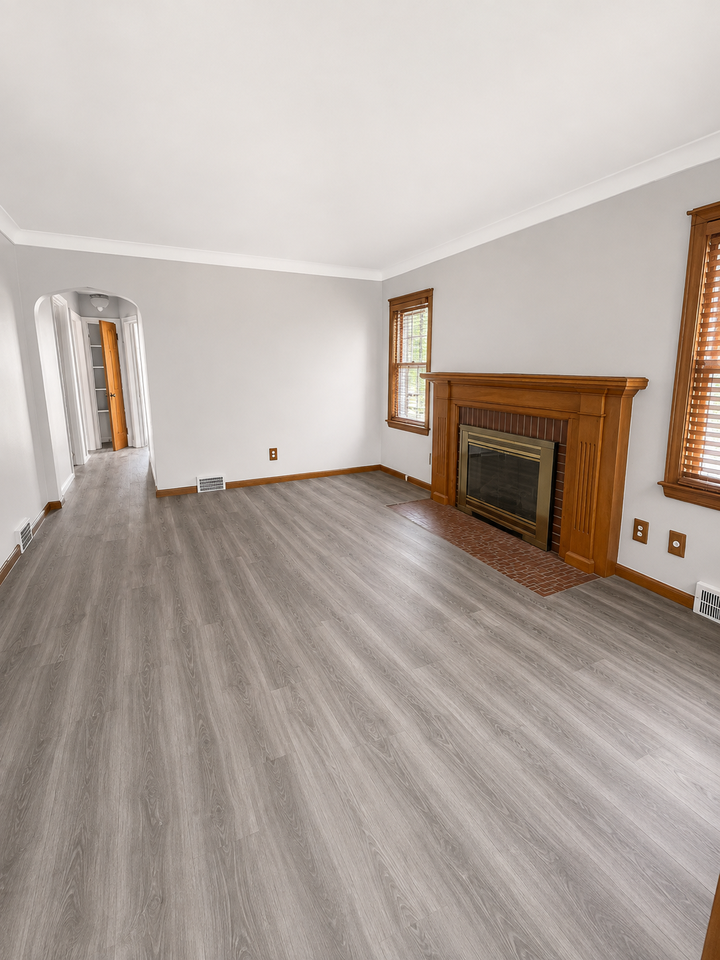 18221 Hanna St #1 - Photo 3 of 8