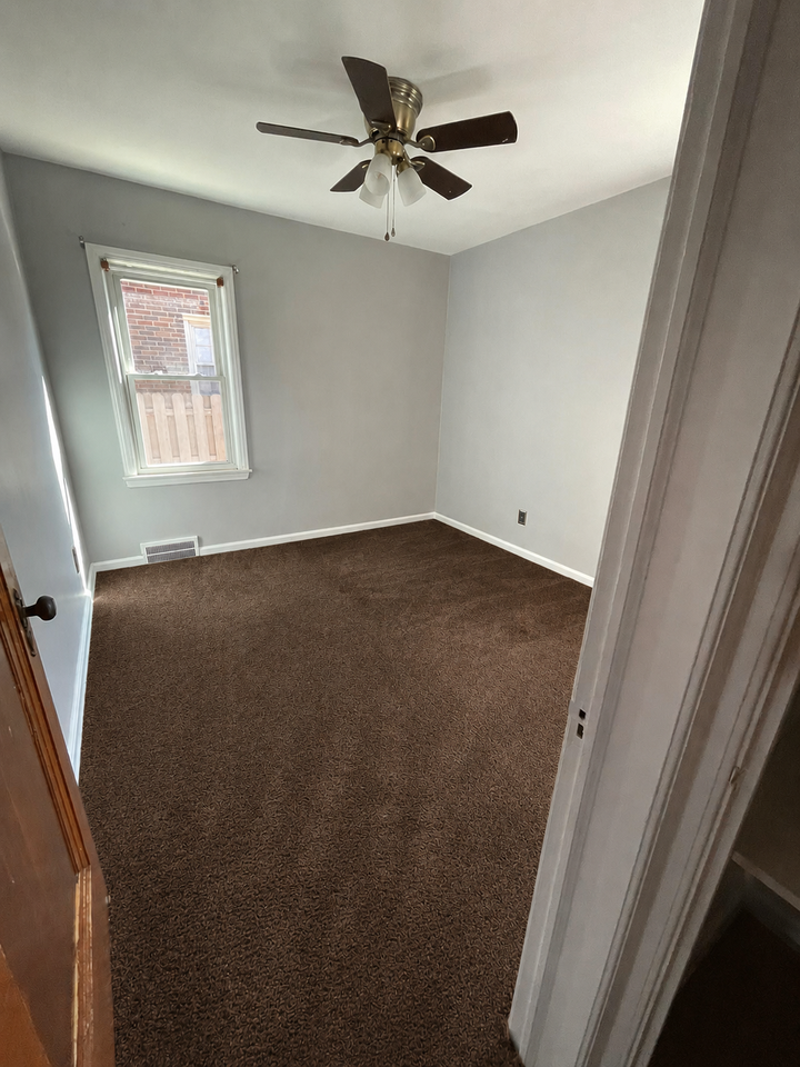 18221 Hanna St #1 - Photo 7 of 8