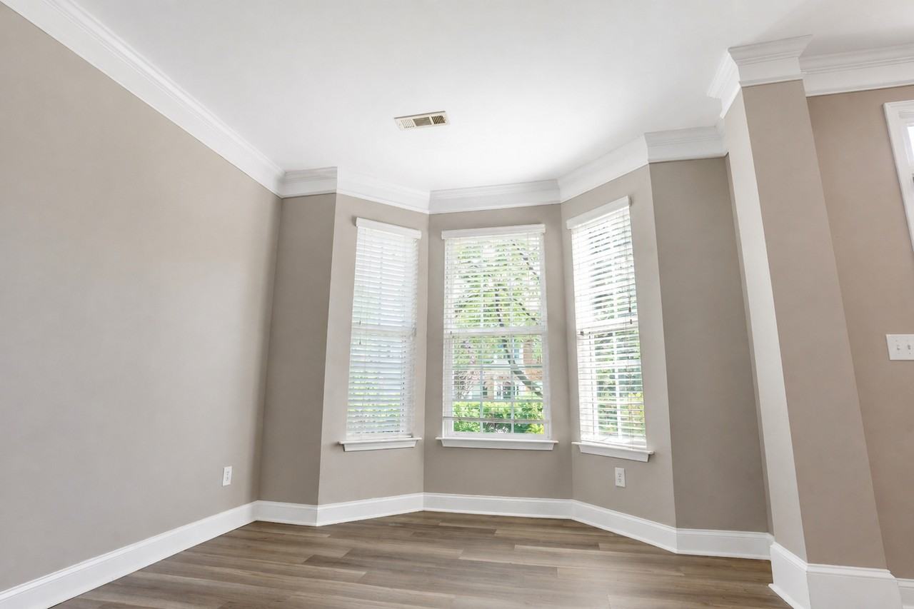 10132 Montrose Dr Nw #1 - Photo 3 of 31