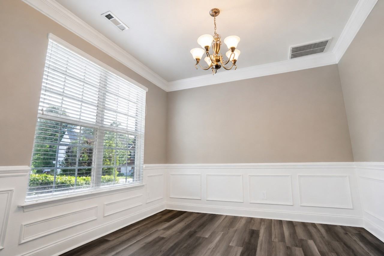 10132 Montrose Dr Nw #1 - Photo 4 of 31