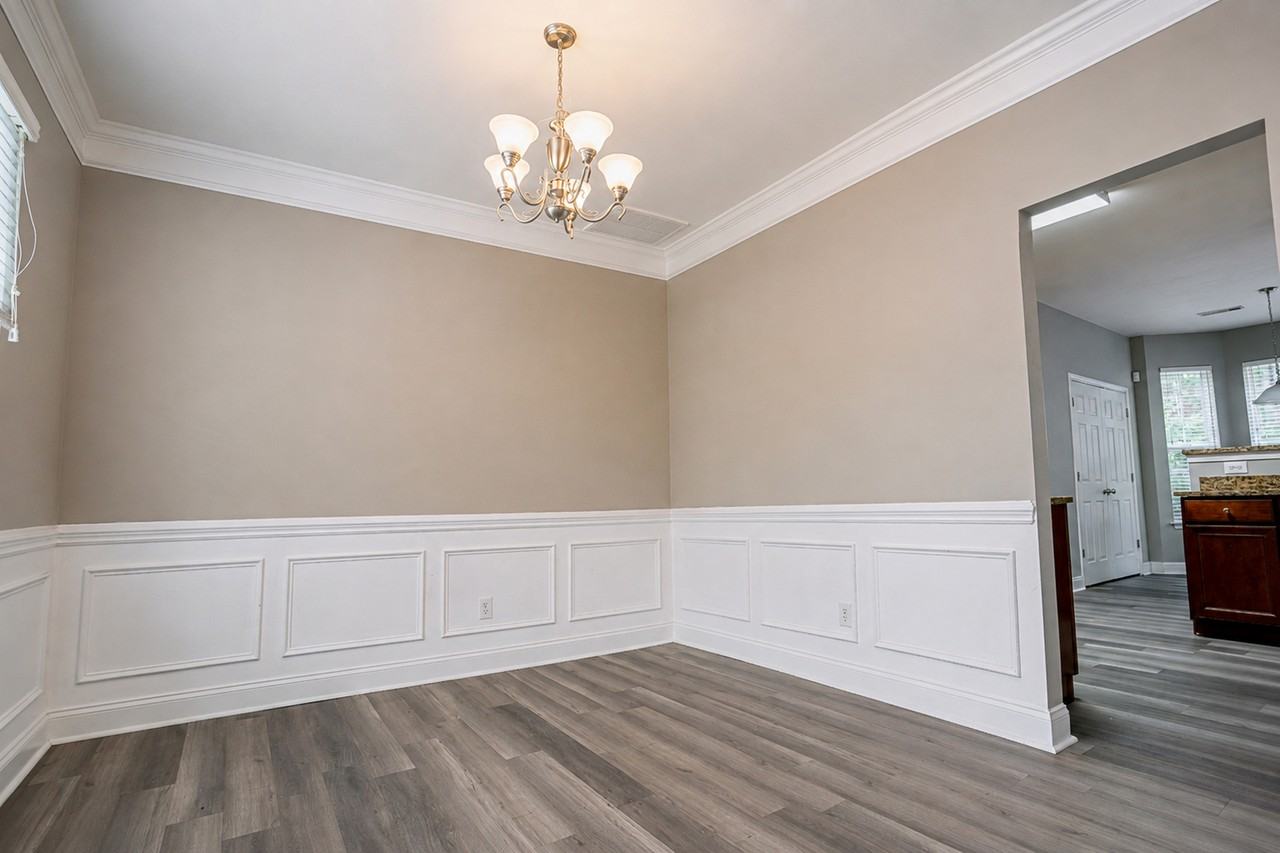 10132 Montrose Dr Nw #1 - Photo 5 of 31