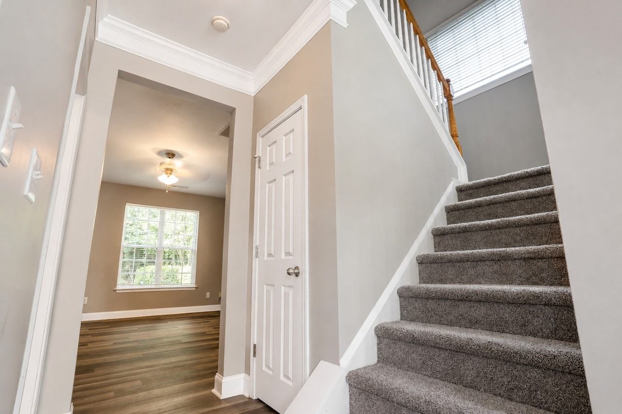 10132 Montrose Dr Nw #1 - Photo 6 of 31