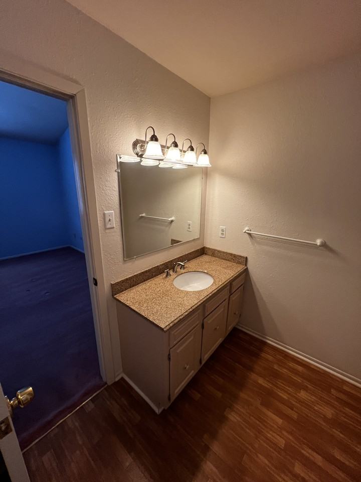 2700 N 16TH ST - 47Unit 47 #47 - Photo 3 of 9