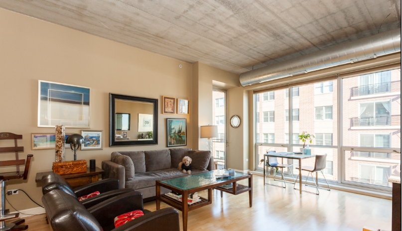 845 N Kingsbury St #514 - Photo 2 of 20